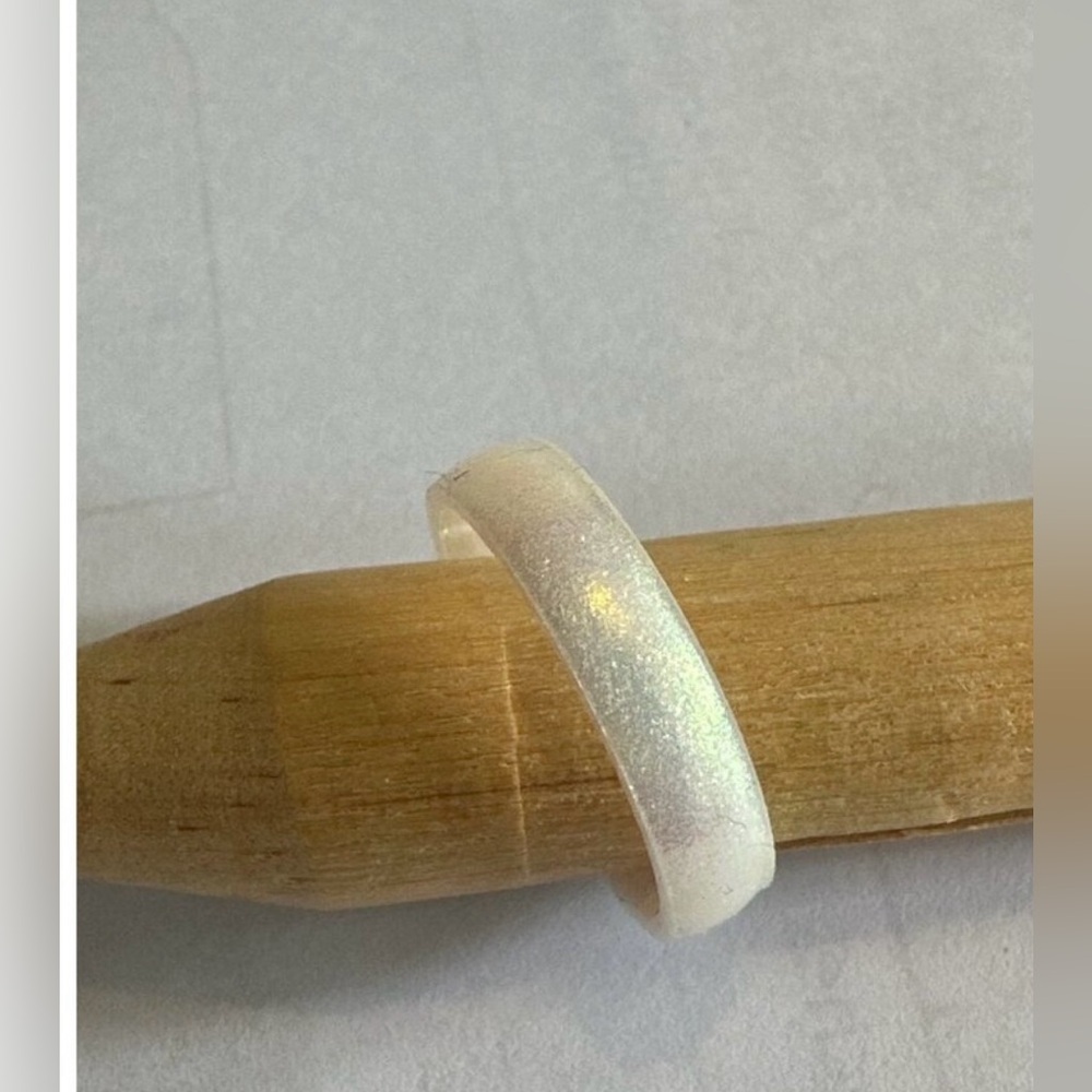 Enso | Women’s White Iridescent Silicone Ring Size 4